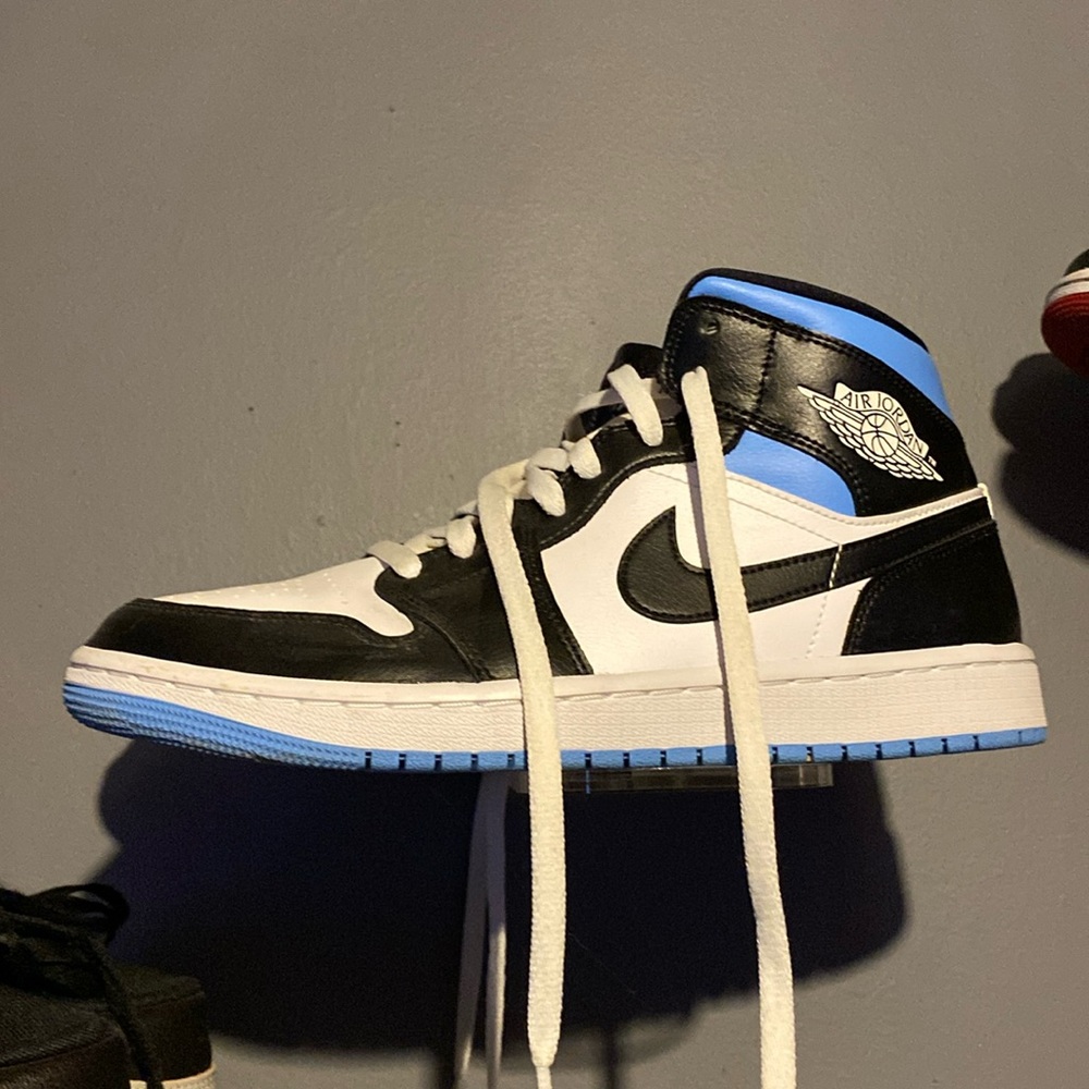 air jordan 1 mid ‘University Blue’